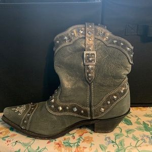 studded boots, square toe 2 1/2 “ heel.  leather is gr. condition. slightly worn